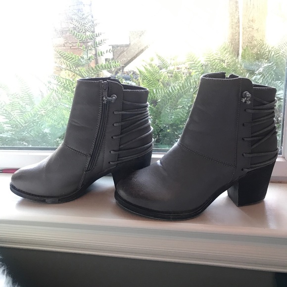 Rustic grey/brown/metallic booties! - Picture 4 of 8